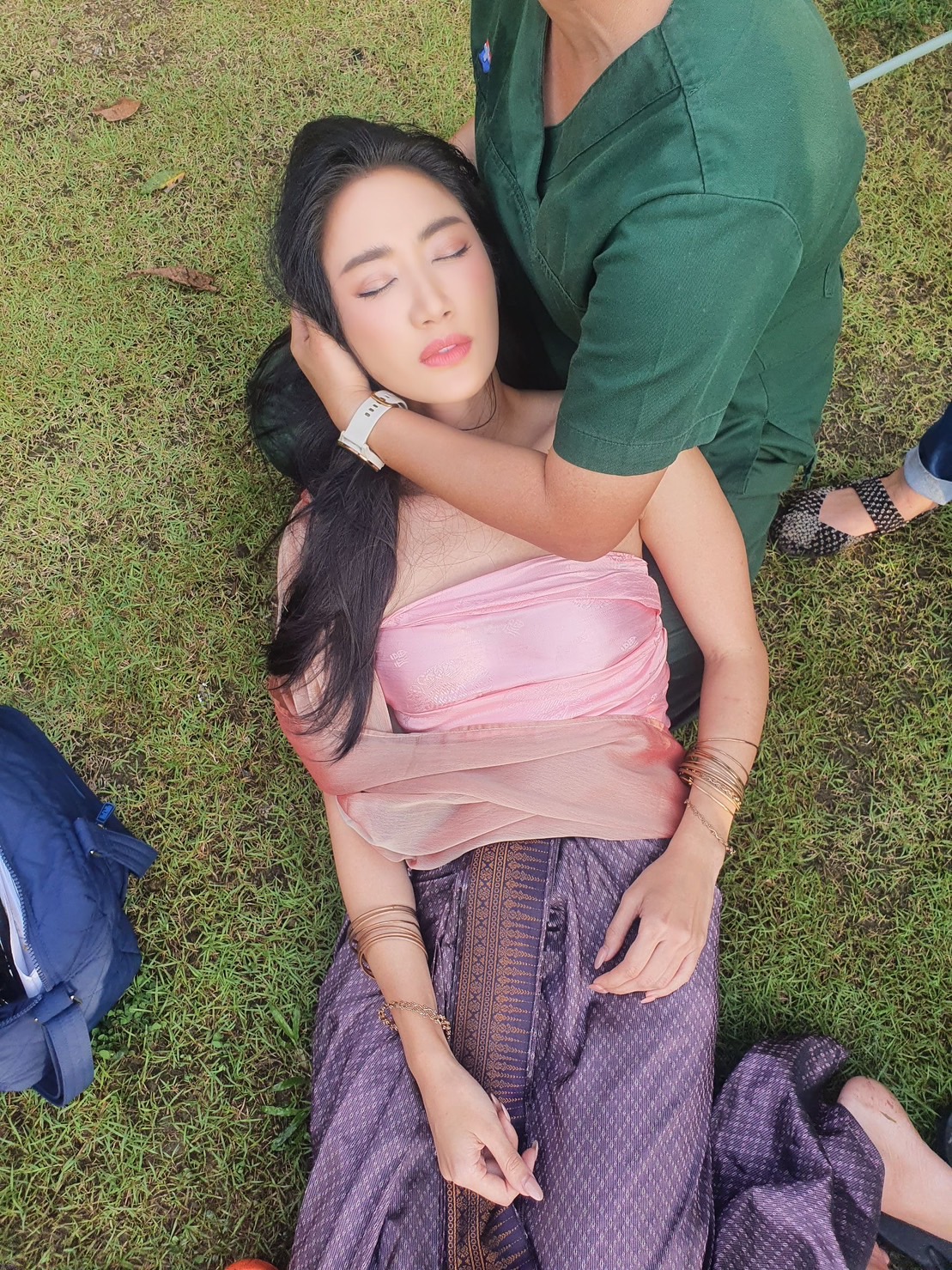 ยีน เกวลิน เกิดอุบัติเหตุระหว่างถ่ายทำละคร ล้มหัวฟาดพื้น แน่นิ่งไปชั่วครู่ 