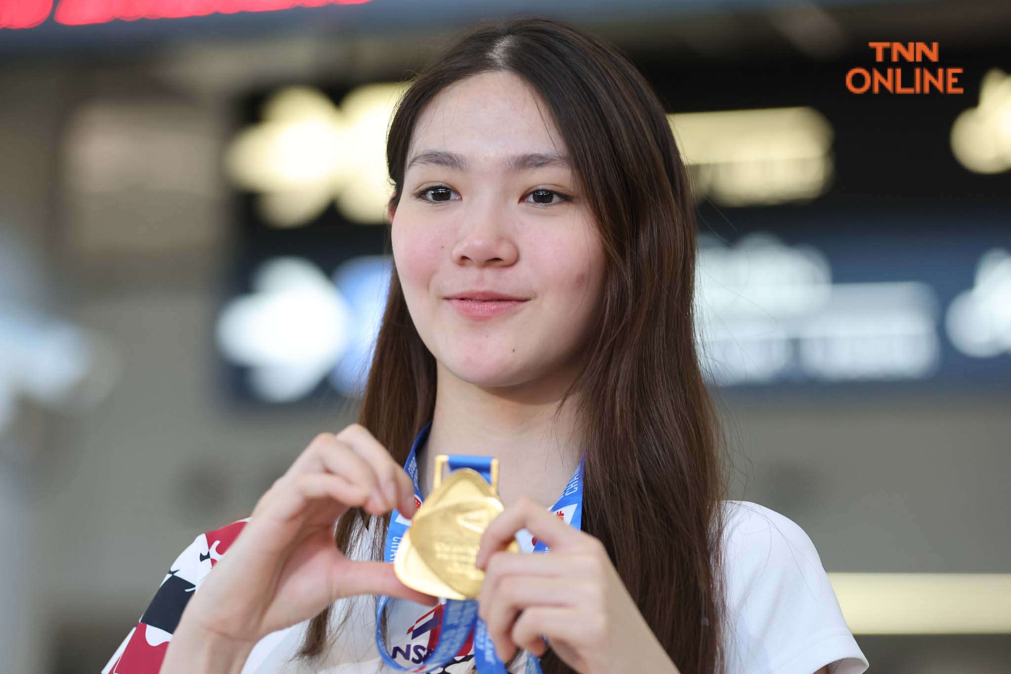 “น้องพิงค์” ถึงไทยแล้ว หลังคว้าแชมป์แบดมินตันเยาวชนโลก 2023 ผงาดมือ 1 โลกรุ่นเยาวชน “น้องพิงค์” ถึงไทยแล้ว หลังคว้าแชมป์แบดมินตันเยาวชนโลก 2023 ผงาดมือ 1 โลกรุ่นเยาวชน