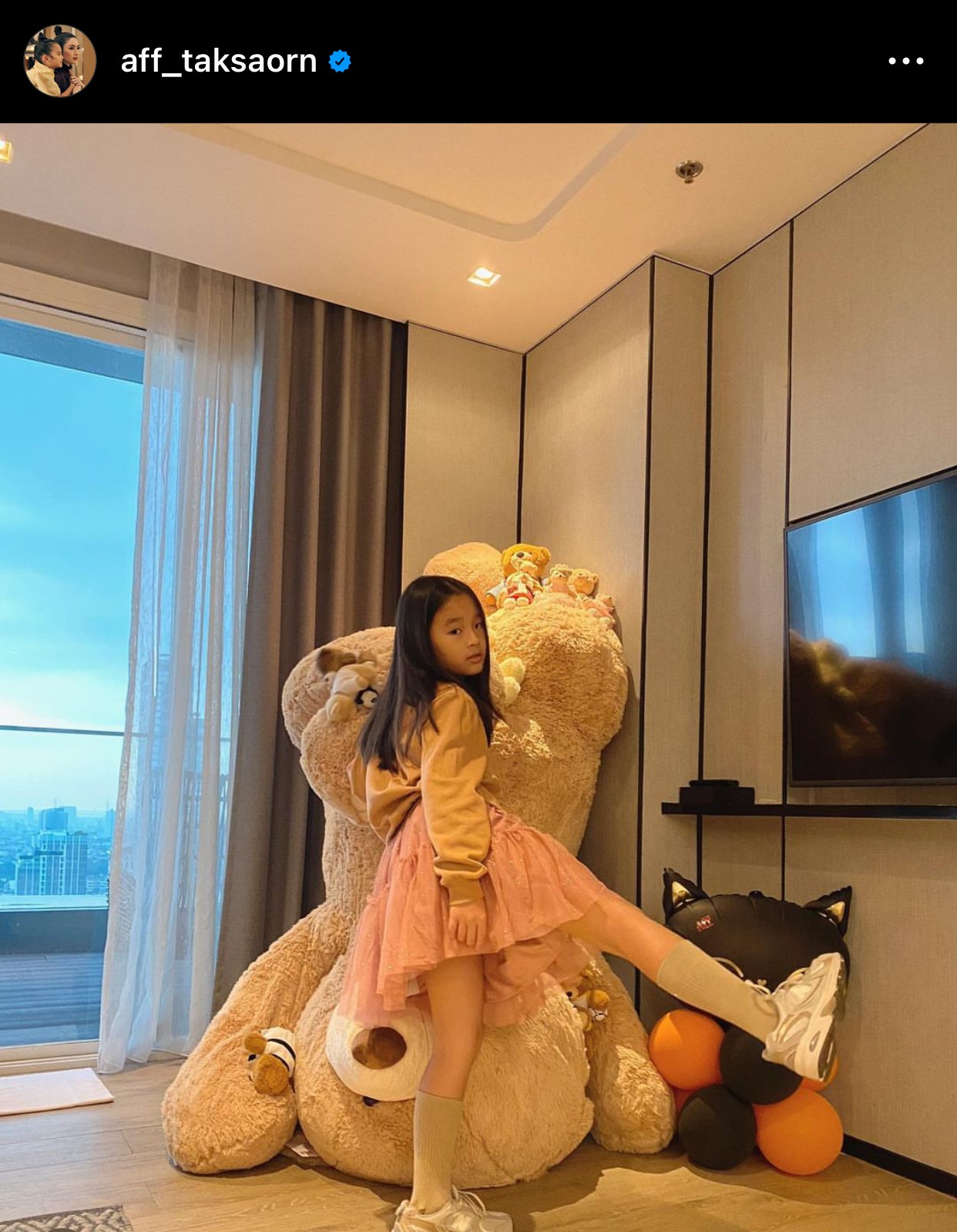 ปีใหม่ ลูกสาว แอฟ ทักษอร เด็กฝึกงานคนแรก ที่ได้รับบัตร พนง. ในวัย 8 ขวบ ปีใหม่ ลูกสาว แอฟ ทักษอร เด็กฝึกงานคนแรก ที่ได้รับบัตร พนง. ในวัย 8 ขวบ