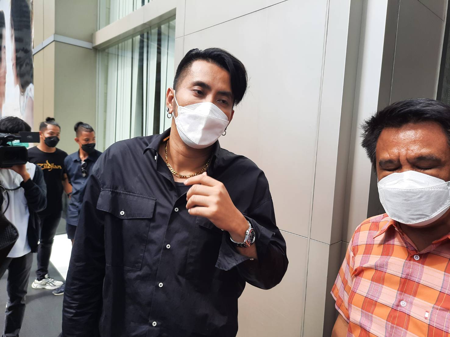 เคลียร์ใจ !! บอล เชิญยิ้ม จับมือ โชค รถแห่ ยืนยันงานคู่ที่รับไว้ทุกอย่างเหมือนเดิม เคลียร์ใจ !! บอล เชิญยิ้ม จับมือ โชค รถแห่ ยืนยันงานคู่ที่รับไว้ทุกอย่างเหมือนเดิม