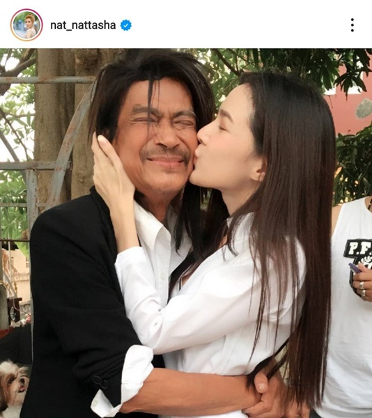 แนท ณัฐชา เผย คุณพ่อแหลม มอริสัน อาการดีขึ้น ตอบสนอง ลืมตาได้แล้ว แนท ณัฐชา เผย คุณพ่อแหลม มอริสัน อาการดีขึ้น ตอบสนอง ลืมตาได้แล้ว
