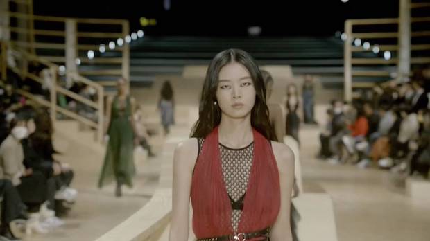 ‘จีซู BLACPINK - นัมจูฮยอก’!! นำทัพซุปตาร์ชมโชว์ Dior ครั้งแรกในเกาหลี (มีคลิป) ‘จีซู BLACPINK - นัมจูฮยอก’!! นำทัพซุปตาร์ชมโชว์ Dior ครั้งแรกในเกาหลี (มีคลิป)
