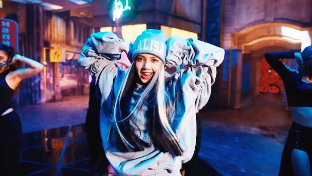 กินเนสบุ๊คยืนยัน!! ลิซ่า ทุบสถิติโลกศิลปินเดี่ยว - แซงสถิติ BLACKPINK