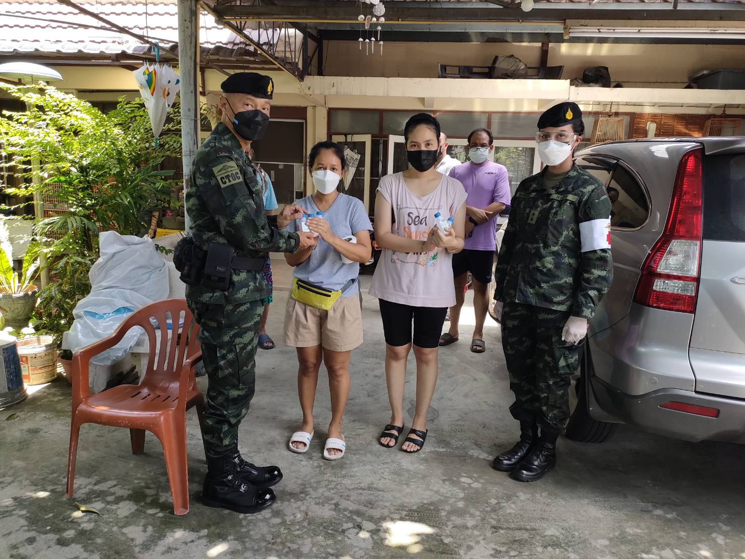 กองทัพไทย ปฎิบัติการเชิงรุกช่วยประชาชน-นำผู้ป่วยโควิดส่ง รพ. กองทัพไทย ปฎิบัติการเชิงรุกช่วยประชาชน-นำผู้ป่วยโควิดส่ง รพ.