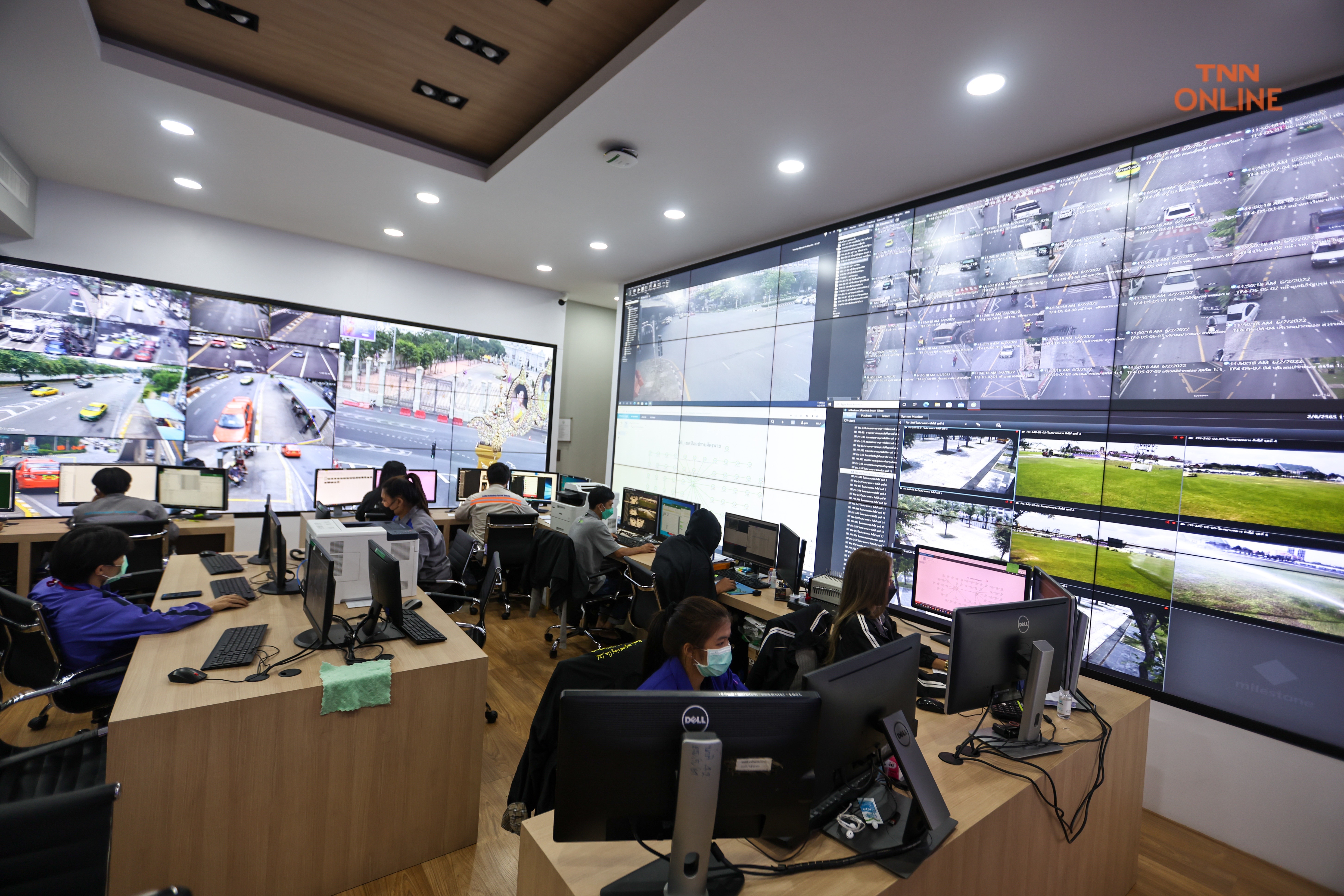 ประมวลภาพ "ชัชชาติ" พาชมห้อง CCTV เชื่อมระบบ Traffy Fondue รับแจ้งปัญหาพร้อมประเมินผลงานรายเขต เพื่อกระจายอำนาจให้ประชาชนมีส่วนร่วมพัฒนาเมือง