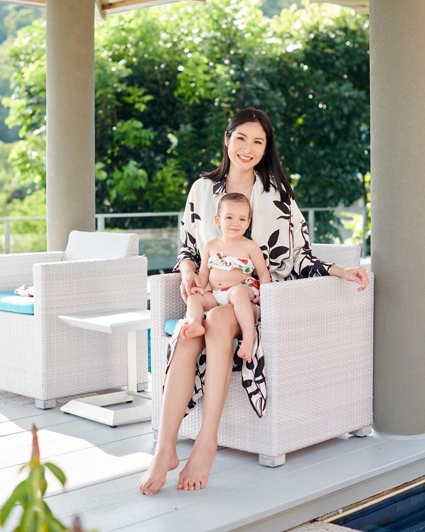 “กวาง ฟ้ารุ่ง” ผุดช่องยูทูปเกี่ยวกับลูกสาว “น้องอารยา” (มีคลิป)    