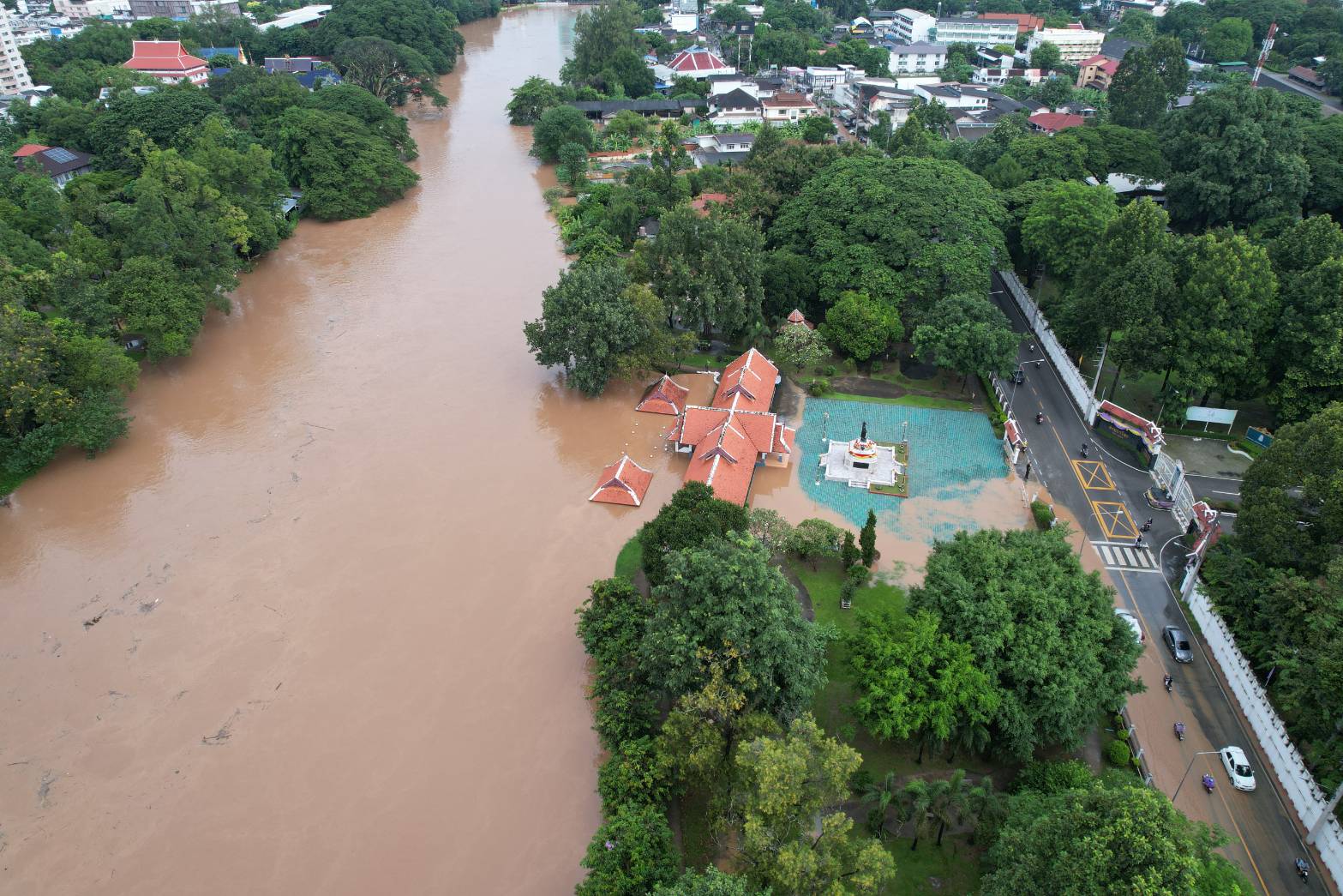 ประมวลภาพ น้ำท่วมเชียงใหม่ สูงสุดเกือบ 5 เมตร แนวโน้มเพิ่มต่อเนื่อง ประมวลภาพ น้ำท่วมเชียงใหม่ สูงสุดเกือบ 5 เมตร แนวโน้มเพิ่มต่อเนื่อง