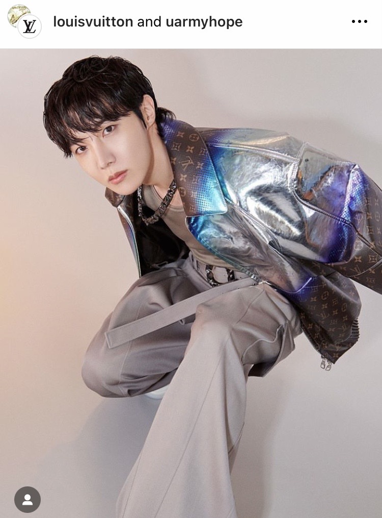 เผยลุคเข้ากรม!! ‘เจโฮป BTS’ โพสต์ภาพตัดผมก่อนรับใช้ชาติเป็นคนที่ 2 ของวง เผยลุคเข้ากรม!! ‘เจโฮป BTS’ โพสต์ภาพตัดผมก่อนรับใช้ชาติเป็นคนที่ 2 ของวง