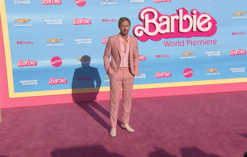 เปิดลุคแซ่บ!! รอบปฐมทัศน์โลกหนัง Barbie ‘มาร์โก ร็อบบี - ไรอัน กอสลิง’ นำทัพเดินพรมชมพู