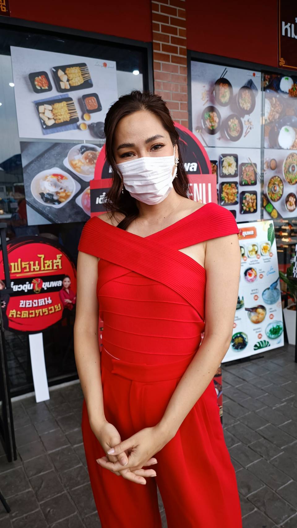 “จอย รินลณี” ไม่สนคนมองโสด ขอมีความสุขกับครอบครัว “จอย รินลณี” ไม่สนคนมองโสด ขอมีความสุขกับครอบครัว